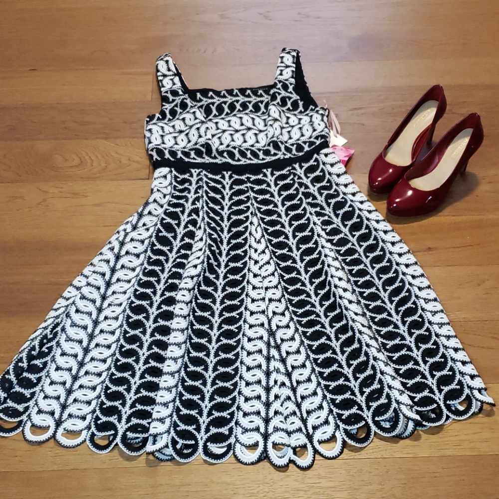 "NEW" ALEX MARIE dress